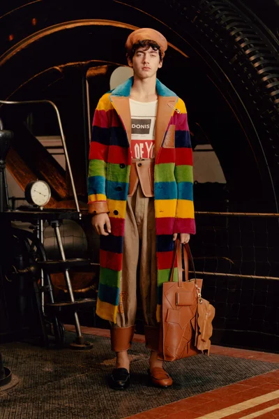 Look 30